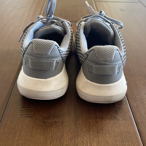 Under armor training shoes - Picture 3 of 6